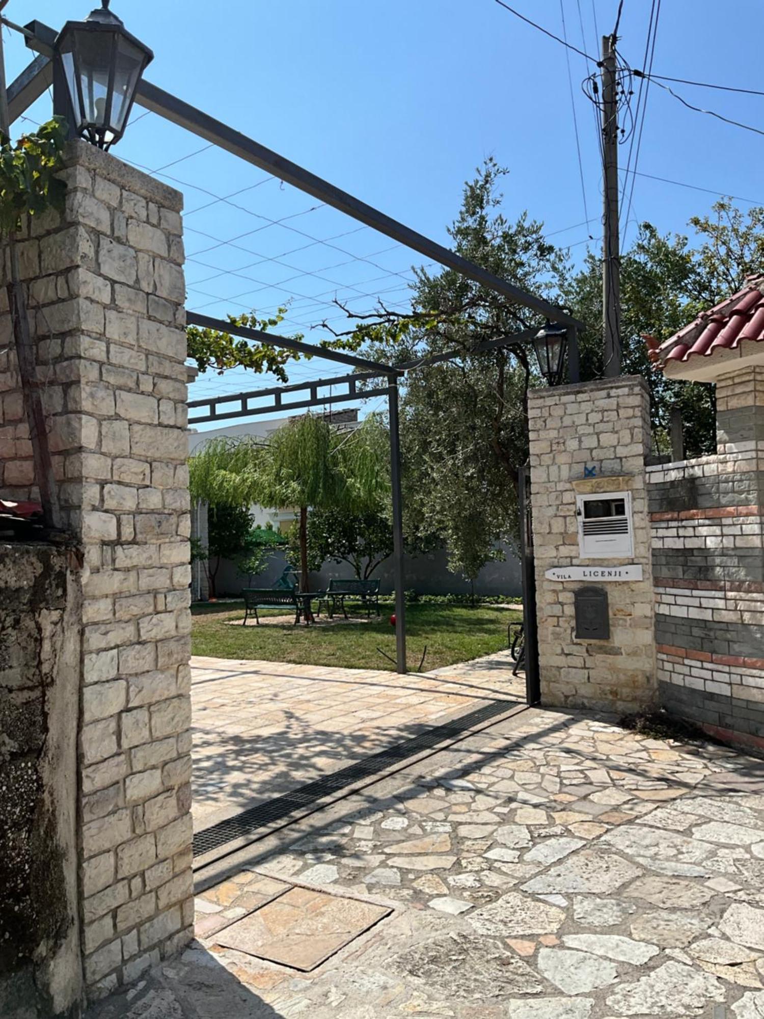 Vila Licenji Vlore Bagian luar foto